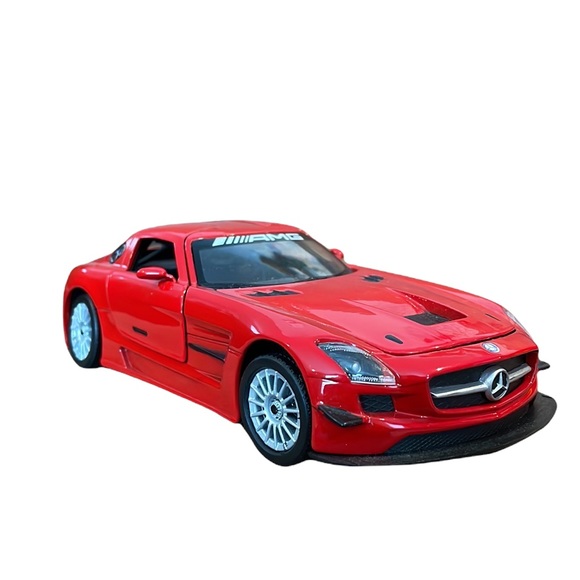 Mercedes Benz SLS AMG GT3 1:24 scale model car by Motor Max Red - Picture 2 of 7